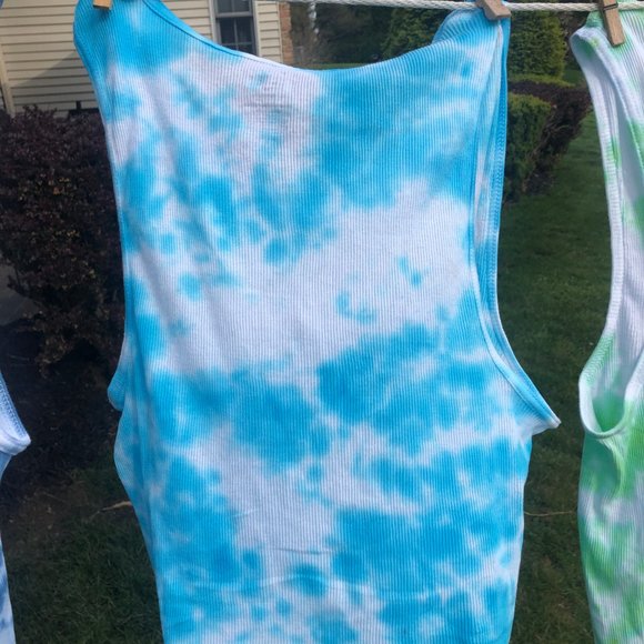 TIE DYE CROP TANK - LIGHT BLUE - Picture 3 of 4
